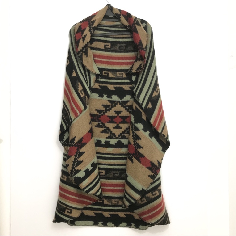 Sleeveless Aztec Poncho Local Boutique [CW]